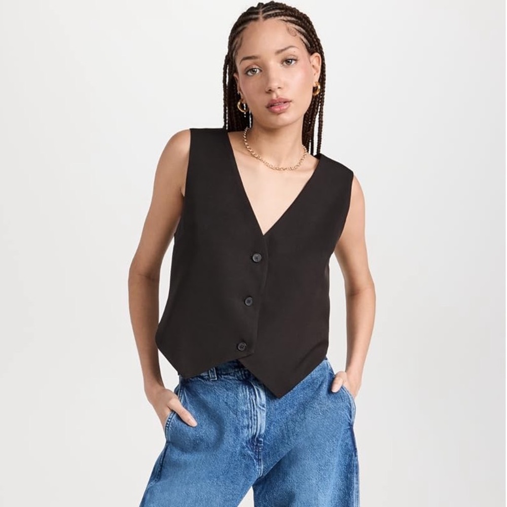 Lioness Gisele Vest
